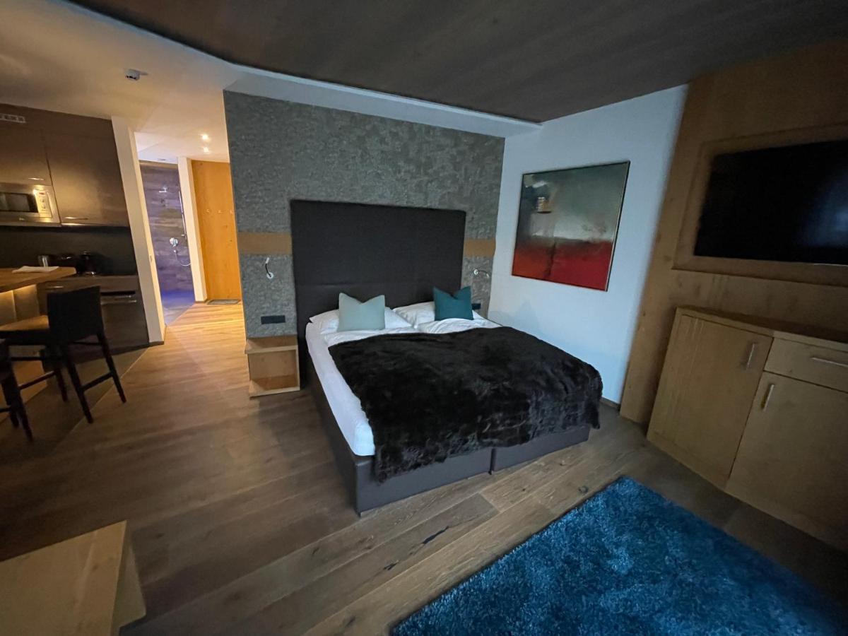 Haus Alt St. Anton Apartment Sankt Anton am Arlberg Bagian luar foto