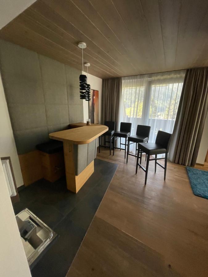 Haus Alt St. Anton Apartment Sankt Anton am Arlberg Bagian luar foto
